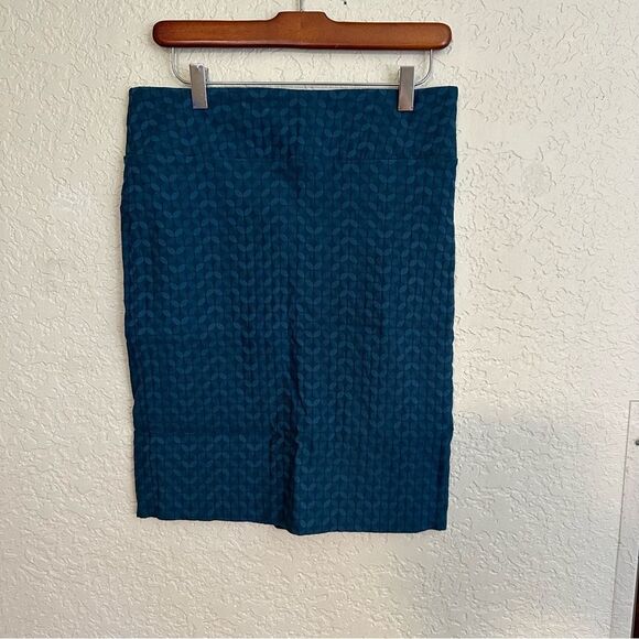 Margaret M Slimming Pencil Skirt-Aquamarine Chevron Design Size‎ Medium - Picture 6 of 10